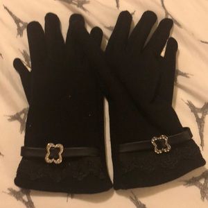Black gloves with lace detail